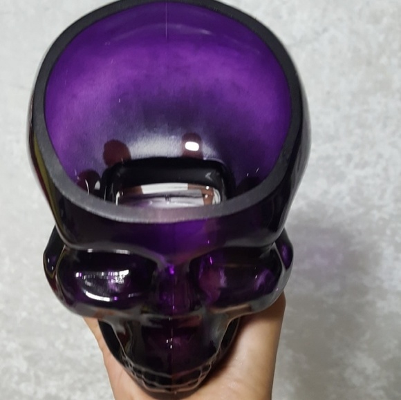 Skull Makeup Brush Holder - Picture 3 of 8